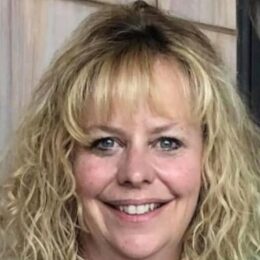 Leah Veschio, Nurse Consultant